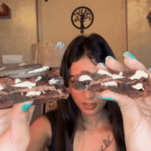 Thick, Chunky & So Gooey Cookies