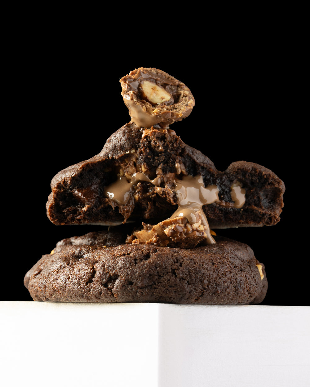 Capo Ferrero (Hazelnut Chocolate Stuffed Cookie) - 120gm